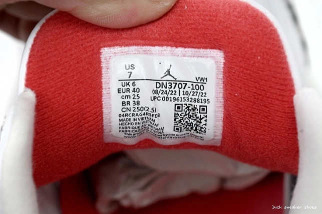 Reps LUCY Reimagined 3 Retro Cement Jordan White DN3707-100 0714